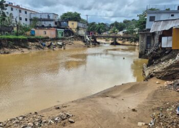 30,000 desplazados, 6,100 casas inundadas por lluvias