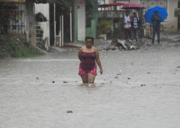 Lluvias dañaron 10 acueductos; hay doce provincias en alerta