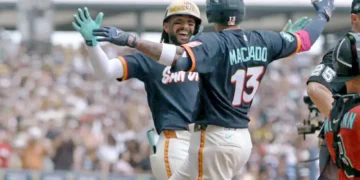 Sánchez guio a Toronto; Machado la sacó dos veces