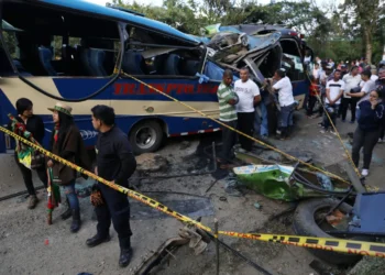 Sube a 14 el número de muertos y 38 heridos por ataque en la Vía Panamericana en Colombia