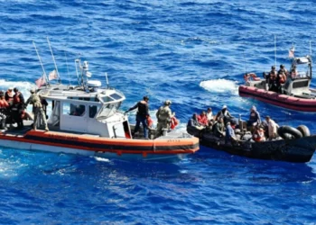 Repatrian a RD a 21 migrantes detenidos en aguas de Puerto Rico