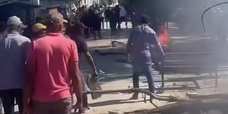 Se registran protestas contra intento de instalar mineras en Loma de San Juan