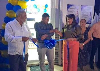 Aperturan tienda de equipos tecnológicos y servicios ¨ROFER TECH¨ en Dajabón 