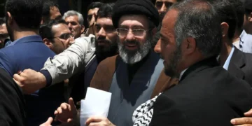El líder supremo de Irán desafía el bloqueo estadounidense