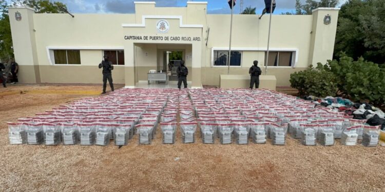 RD, con apoyo EU, incauta 1,6 toneladas cocaína Pedernales