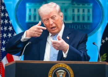 Trump amenaza con atacar a Irán con armas jamás utilizadas