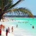 Muere un turista colombiano arrastrado por olas en Bávaro