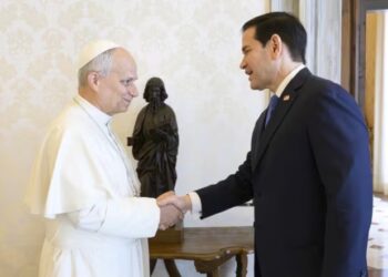 Tras críticas de Trump, Papa recibe a Rubio en el Vaticano