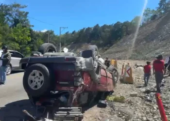 Dos fallecidos tras aparatoso accidente en carretera Jarabacoa–La Vega