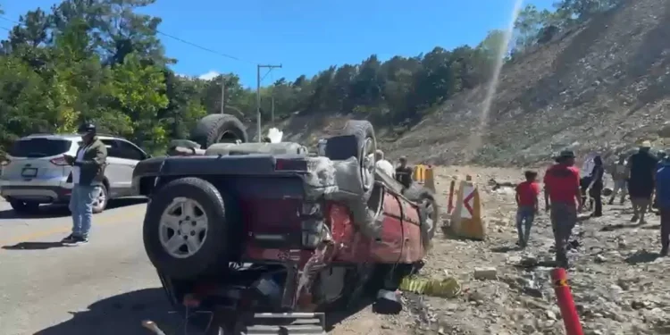 Dos fallecidos tras aparatoso accidente en carretera Jarabacoa–La Vega