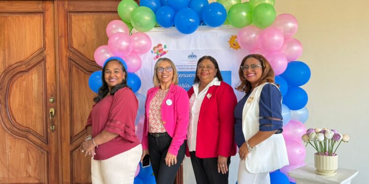 Docentes del Nivel Inicial presentan innovaciones pedagógicas en Seminario de Buenas Prácticas del Distrito 13-04