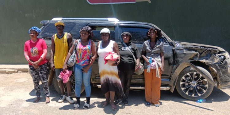 Ejército intercepta a dos vehículos con 27 haitianos indocumentados durante operativos en Valverde
