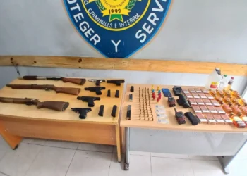 Arrestan en Barahona 6 personas, ocupan 6 armas de fuego y otros ilícitos