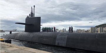 Atraca en Gibraltar el mayor submarino nuclear de EEUU