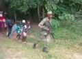 Tres vehículos con 19 haitianos indocumentados fueron interceptados por soldados del Ejército en Constanza