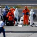 Comienza el desembarco de los primeros pasajeros del crucero afectado por brote de hantavirus