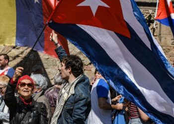 Cuba advierte de un «baño de sangre» en caso de una invasión