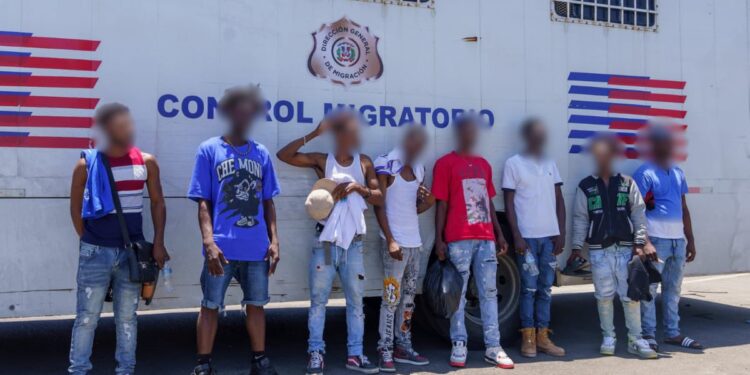 Dirección General de Migración deportó este jueves 1,360 extranjeros indocumentados: el 57.35% salió por Elías Piña