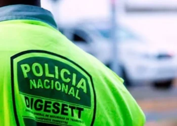 Agente DIGESETT hiere de bala a motoconchista durante incidente en Santiago