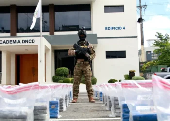 Incautan 978 paquetes de presunta cocaína y apresan a tres venezolanos en costas de SD