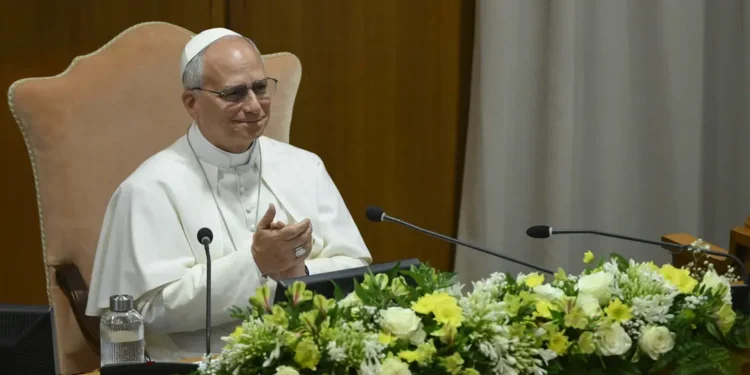 El papa lanza su dardo contra la IA y alerta sobre las «nuevas esclavitudes»