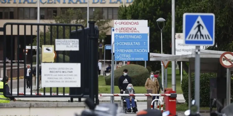 El español que ha dado positivo en hantavirus presenta síntomas
