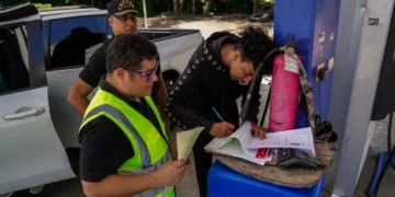 Cierran estación de combustibles en Montecristi