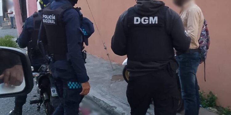 DGM deporta 903 extranjeros por los pasos fronterizos; detienen 1,076 indocumentados