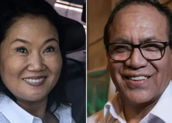El jurado electoral de Perú proclama segunda vuelta presidencial entre Fujimori y Sánchez