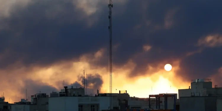 Fuerzas estadounidenses lanzan «ataques de autodefensa» en el sur de Irán, según medios