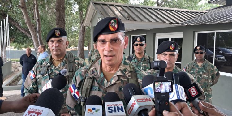 Comandante general del ejército Jorge Iván Camino recorre el noroeste en supervisión de obras y tropas acantonadas en la frontera