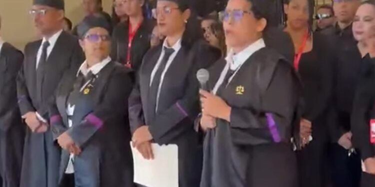 Jueces de Montecristi se suman a paro de labores en reclamo de mejores condiciones laborales
