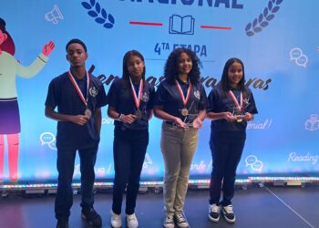 Estudiante de Dajabón gana medalla de oro en olimpiada de lenguas modernas 