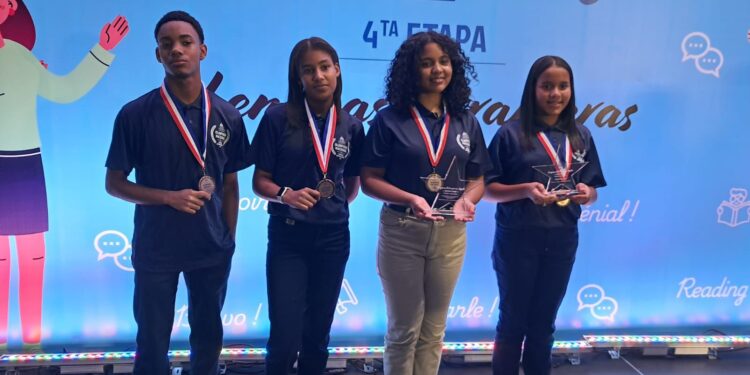 Estudiante de Dajabón gana medalla de oro en olimpiada de lenguas modernas 