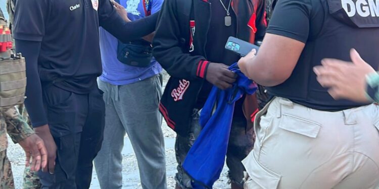 Este martes Santo Domingo y Elías Piña reportan 210 de 1,109 detenidos por Migración