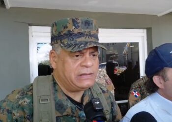 Ministros Paliza y Fernández Onofre supervisan zona fronteriza y plantean ampliar muro y vigilancia y anuncia mejoras en pista aérea