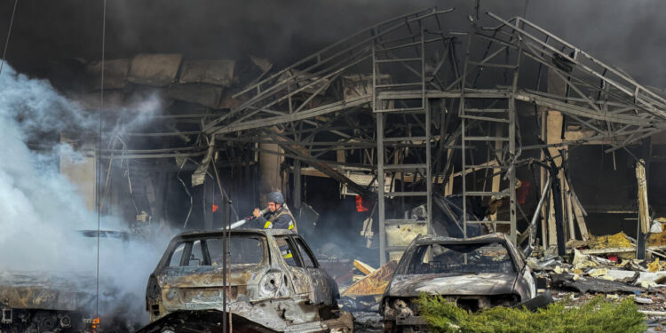 Rusia confirma un alto el fuego del 8 al 10 de mayo en Ucrania