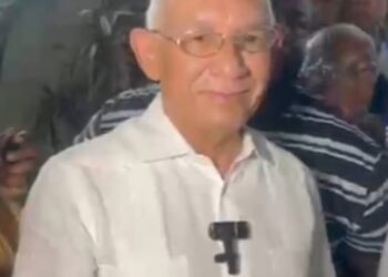Senador Alemán fue recibido por seguidores en Villa Vásquez y volvió a llamar Sastres a comunidades de Montecristi