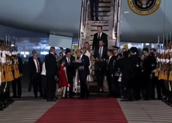 Trump llega a China para su segunda visita desde el 2017