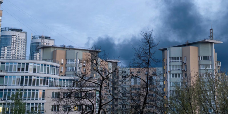 Cinco muertos y 40 heridos deja ataque Rusia a capital ucraniana