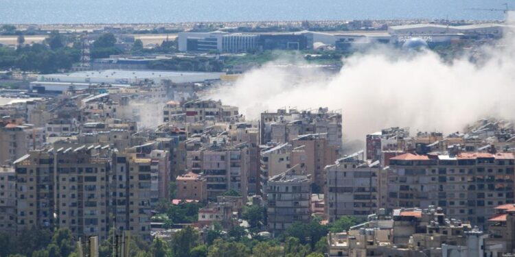 Medios dicen Israel y Hizbulá habrían acordado alto el fuego