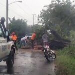Segundo ventaron y rayo dejan sin electricidad y transito obstruido en Dajabón