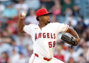 Dominicanos toman la bola: Alcántara y Soriano abrirán este lunes en MLB