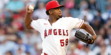 Dominicanos toman la bola: Alcántara y Soriano abrirán este lunes en MLB