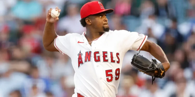 Dominicanos toman la bola: Alcántara y Soriano abrirán este lunes en MLB