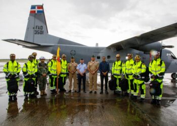 Rescatistas dominicanos en Venezuela para apoyar labores