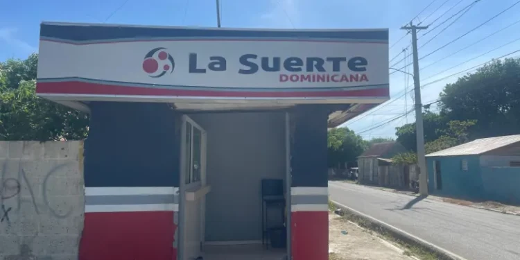 Delincuentes roban en Banca de lotería la Suerte en Montecristi