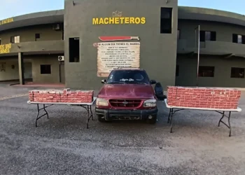 Ejército incauta 50,000 cigarrillos de contrabando ocultos en vehículo