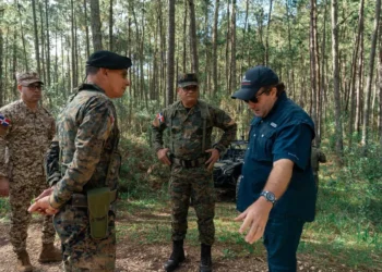 Los ministros de Defensa y de la Presidencia recorren frontera