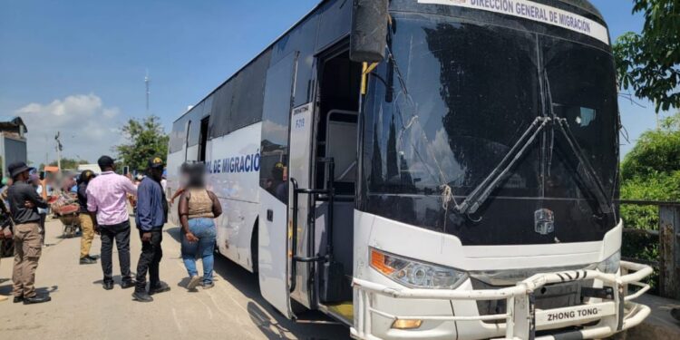 DGM deportó 3,206 extranjeros indocumentados por los pasos fronterizo del día 12 al 14 de junio